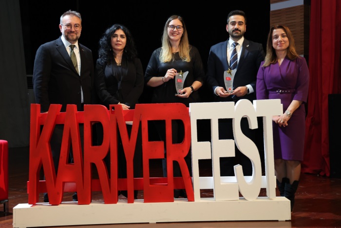 KARİYERFEST'26 kapsamında düzenlenen TÜSEB Preklinik ve Klinik Araştırma Ekosistemi paneli konuşmacıları ve katılımcılar
